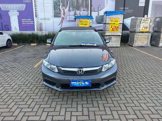 HONDA CIVIC 1.8 LXS 16V FLEX 4P AUTOMÁTICO HONDA CIVIC 1.8 LXS 16V FLEX 4P AUTOMÁTICO